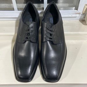 Men’s NWOT Kenneth Cole Reaction Shoes